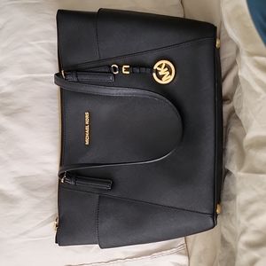 Michael Kors Jet Set Saffiano Leather Tote in Black